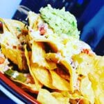 Nachos con pulled pork y guacamole